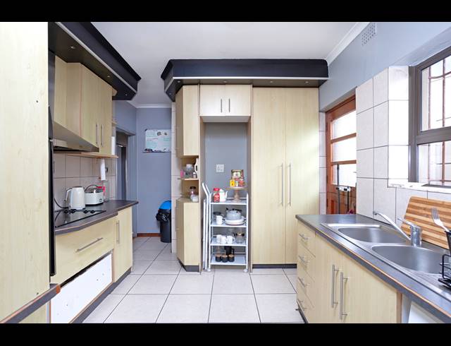 4 BEDROOM FREESTANDING FOR SALE IN FAIRWAYS